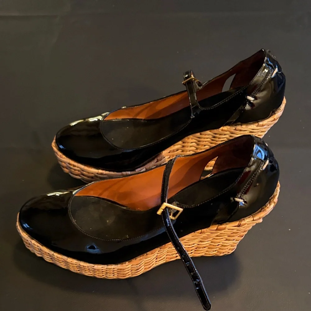 BCBGMAXAZRIA Patent Leather Mary Jane Wedge Heels Espadrille 7.5B